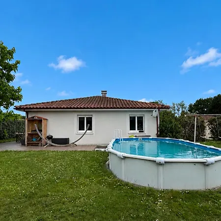 Maison Confortable A Avec Piscine Privee Et Animaux Acceptes - Fr-1-319-627 *