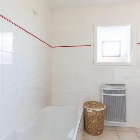 Дом отдыха Maison Confortable A Avec Piscine Privee Et Animaux Acceptes - Fr-1-319-627 *