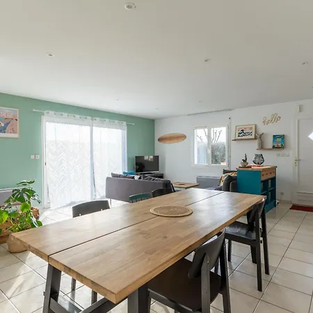 Casa de Férias Maison Confortable à Avec Piscine Privée Et Animaux Acceptés - Fr-1-319-627