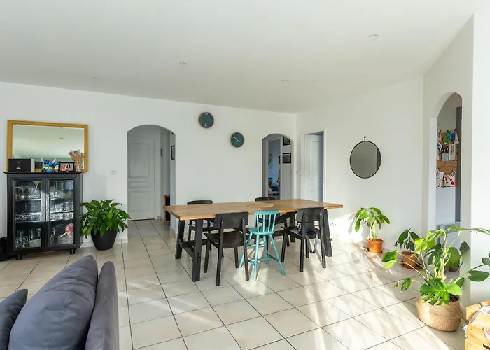 Maison Confortable A Avec Piscine Privee Et Animaux Acceptes - Fr-1-319-627 *